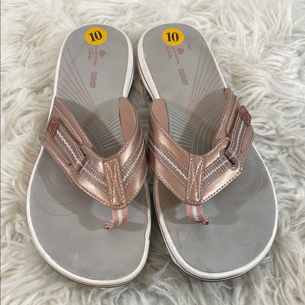 Clarks Cloudsteppers Women's Brinkley Jazz Flip-Flops - Rose Gold - Size 10 - Picture 2 of 12